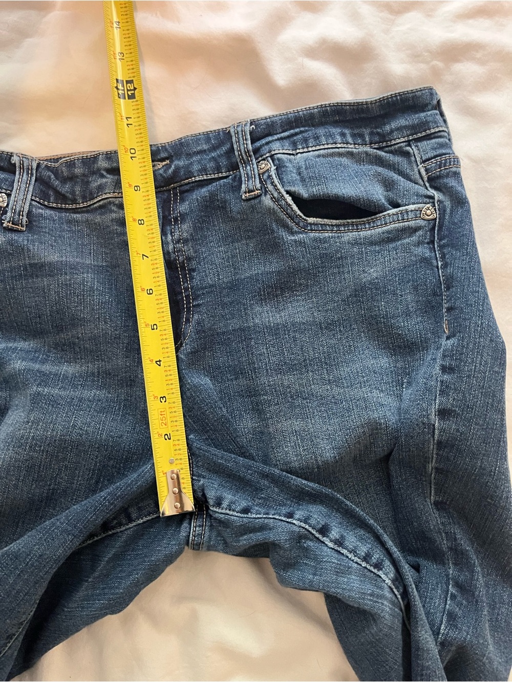 KUT from the Kloth Katy Boyfriend Blue Jeans Distressed Whiskered Size 12 - Picture 7 of 11
